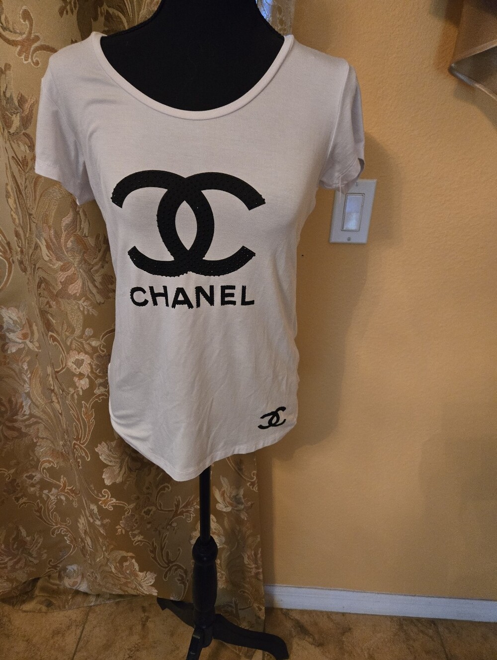 CHANEL White Short-Sleeve Logo Tee